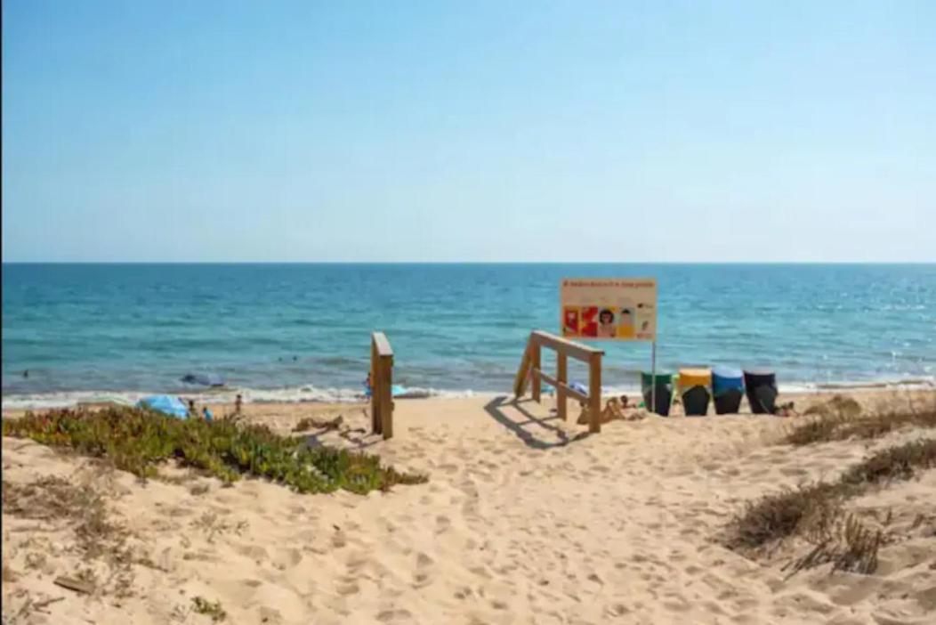 Blife Faro Beach Hostel & Rooms Exteriör bild