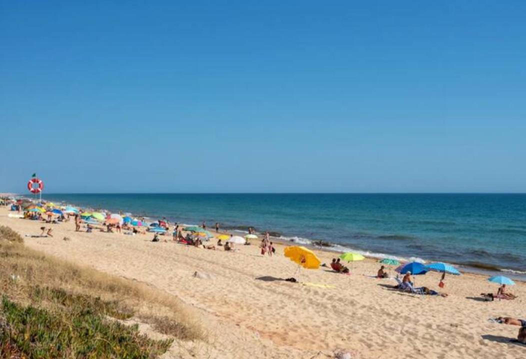 Blife Faro Beach Hostel & Rooms Exteriör bild